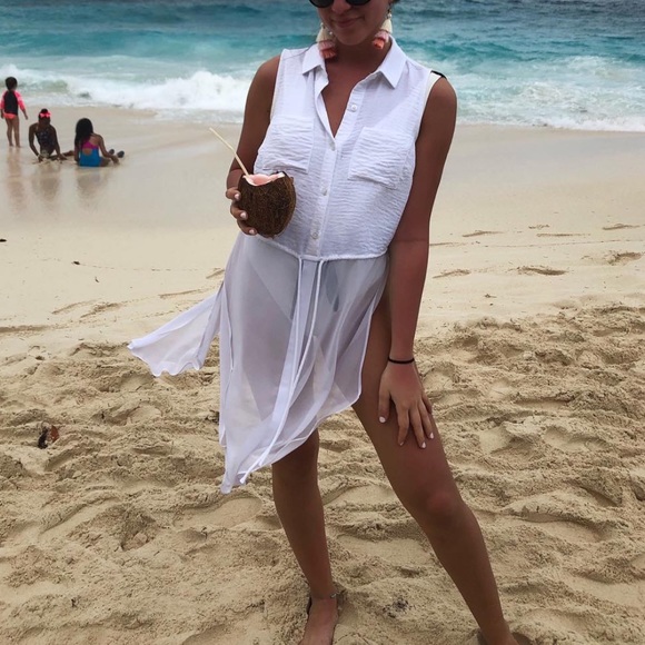 BCBG coverup - Picture 1 of 4